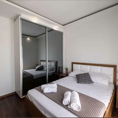 Enastron Private Mansion Apartment *